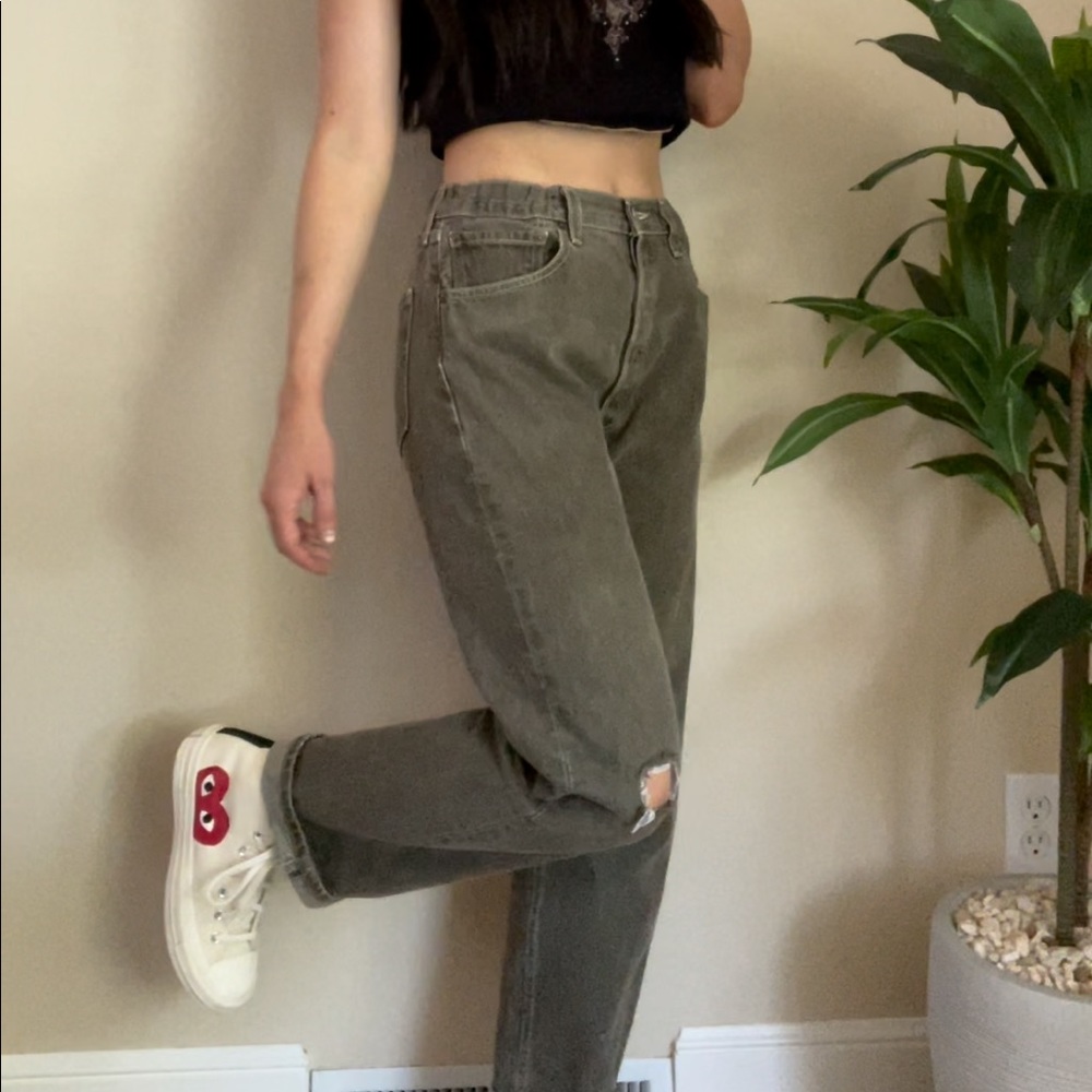 Army green Levi’s 501